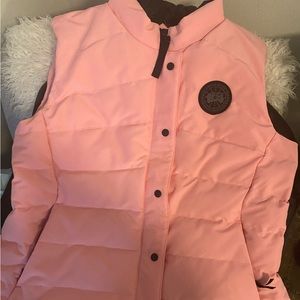 100 Authentic Canada Goose Vest. EUC!